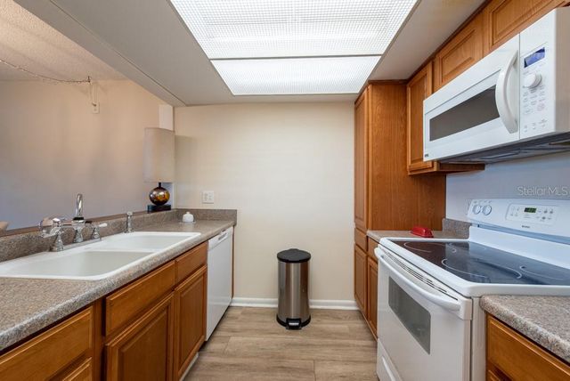 2617 COVE CAY DRIVE 206, Clearwater, FL 33760