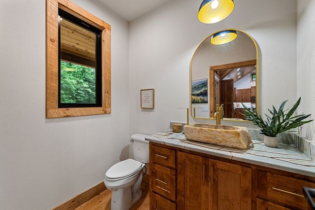 84 Shermans Court, Mccaysville, GA 30555