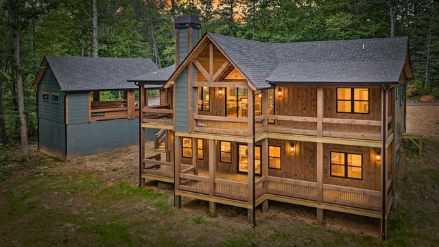84 Shermans Court, Mccaysville, GA 30555