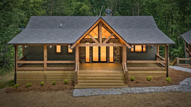 84 Shermans Court, Mccaysville, GA 30555