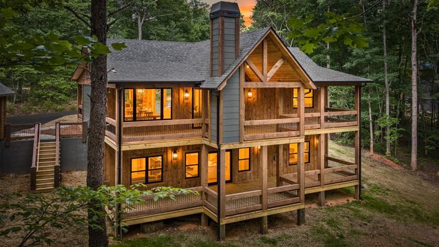 84 Shermans Court, Mccaysville, GA 30555