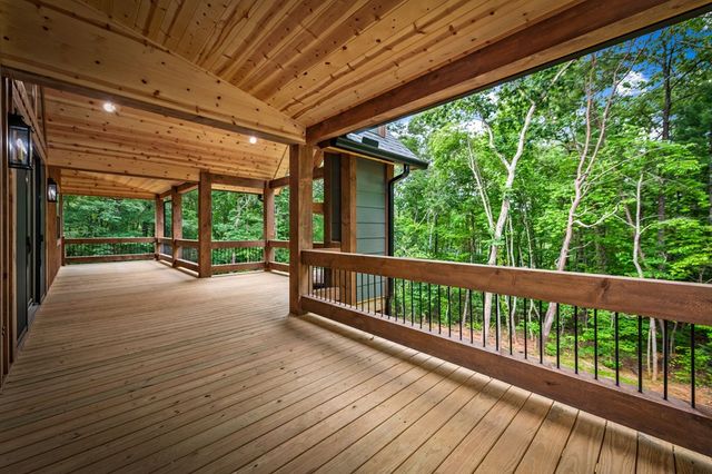 84 Shermans Court, Mccaysville, GA 30555