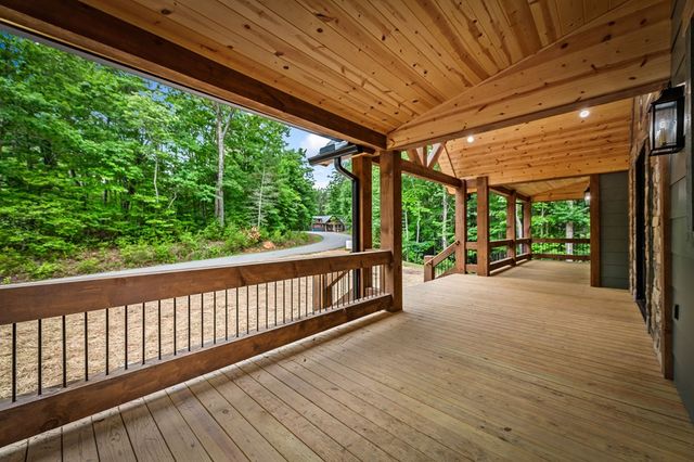 84 Shermans Court, Mccaysville, GA 30555