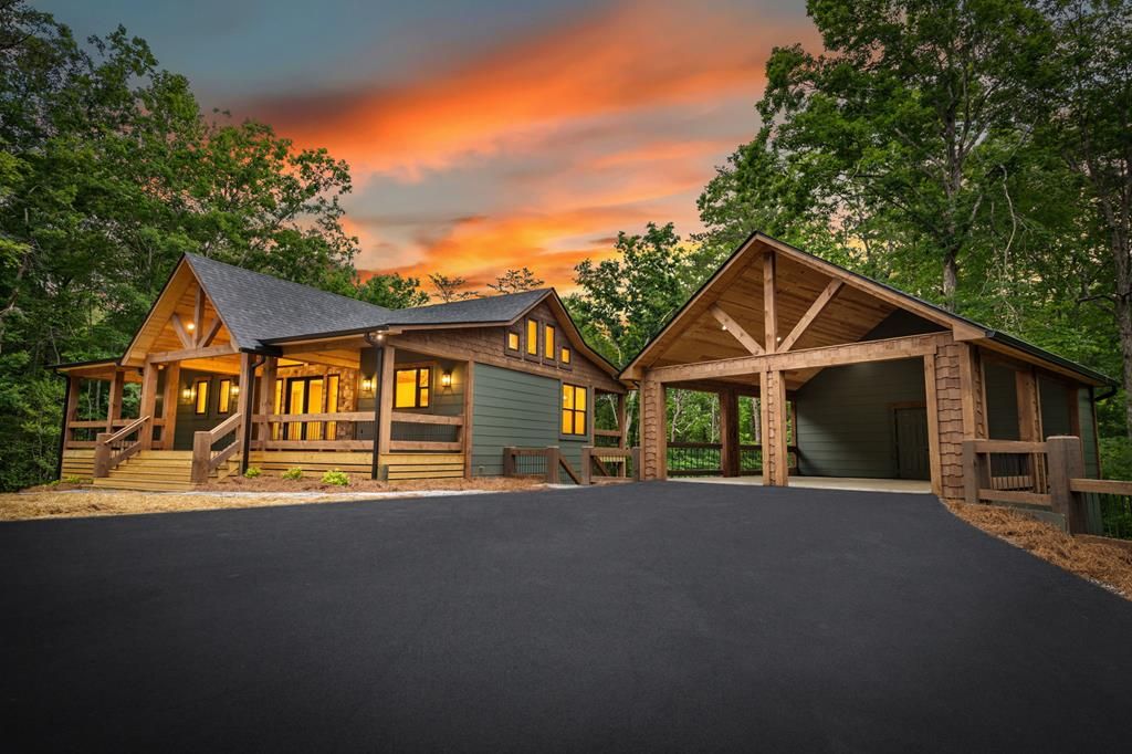 84 Shermans Court, Mccaysville, GA 30555