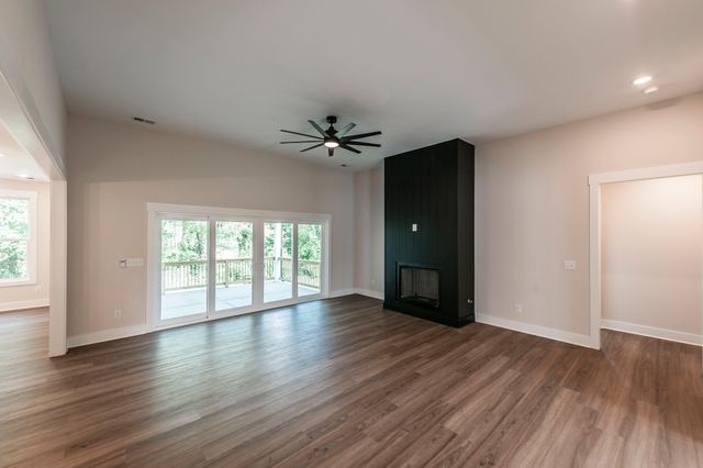 330 Thoroughbred Ln, Hartsville, TN 37074