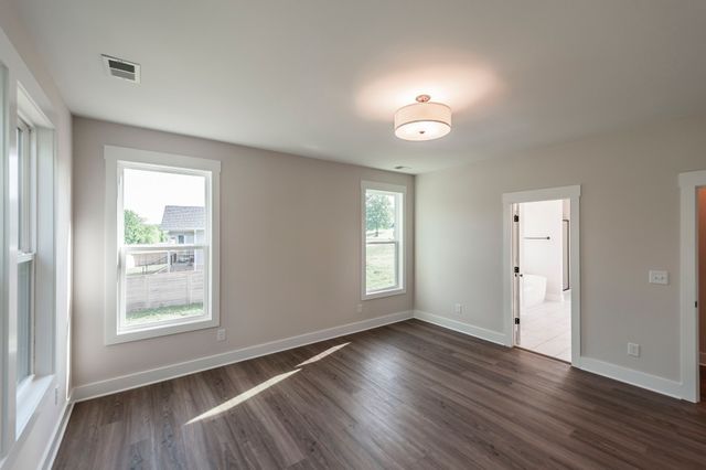 330 Thoroughbred Ln, Hartsville, TN 37074