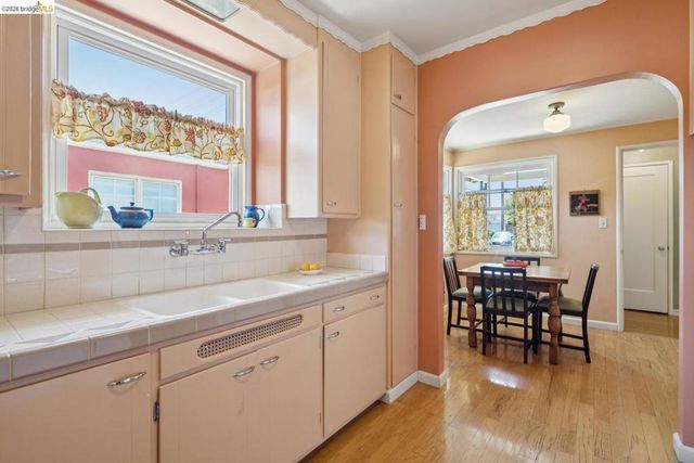 200 W Broadmoor BLVD, San Leandro, CA 94577