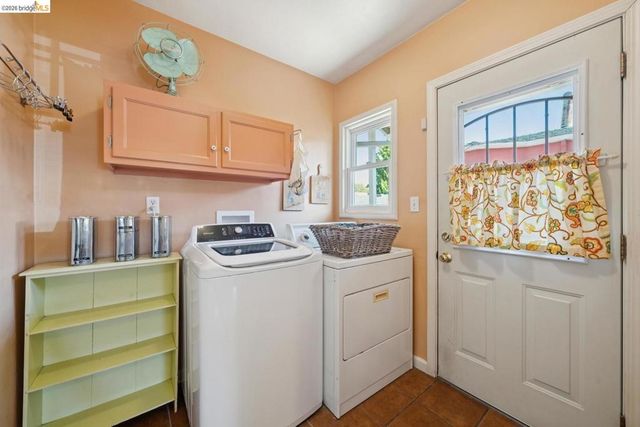 200 W Broadmoor BLVD, San Leandro, CA 94577