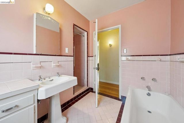 200 W Broadmoor BLVD, San Leandro, CA 94577
