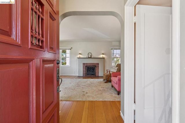 200 W Broadmoor BLVD, San Leandro, CA 94577