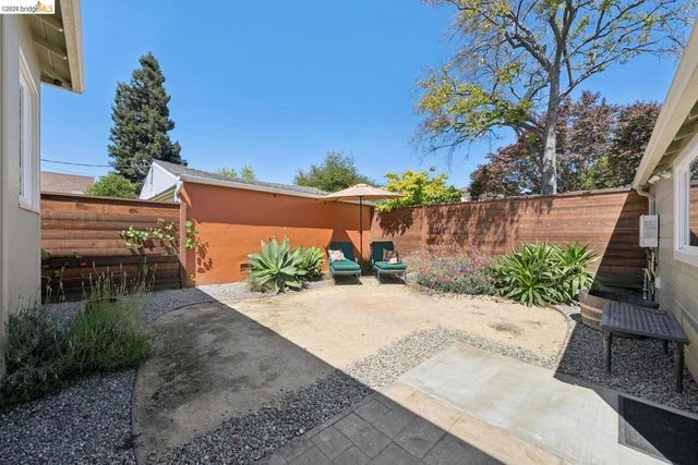 200 W Broadmoor BLVD, San Leandro, CA 94577