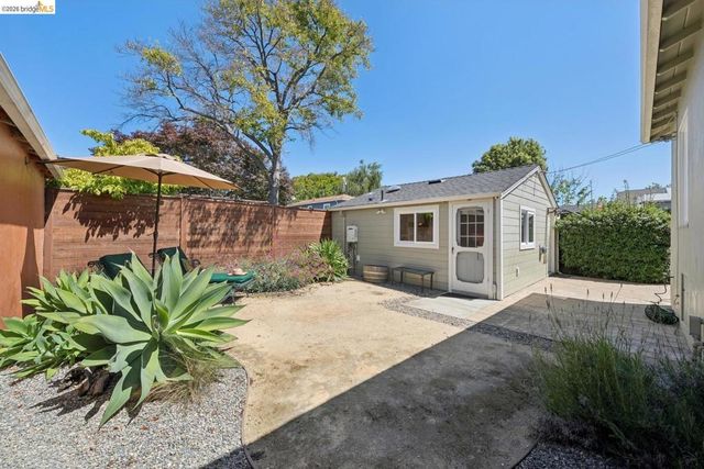 200 W Broadmoor BLVD, San Leandro, CA 94577