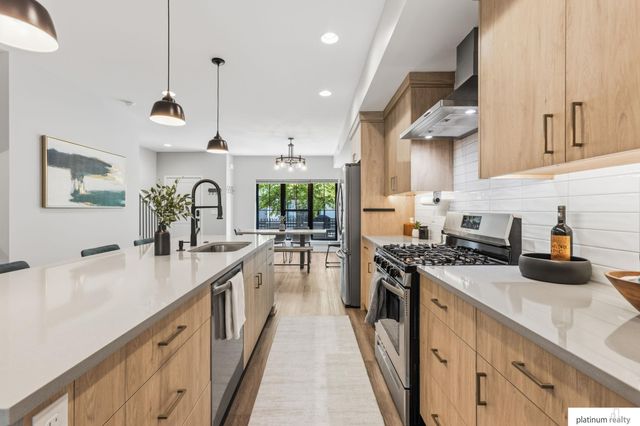 1007 Park Avenue, Omaha, NE 68105