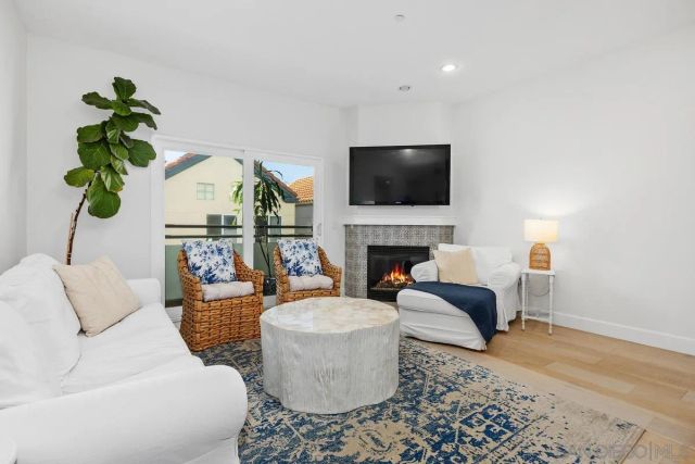 401 N Coast Hwy 210, Oceanside, CA 92054