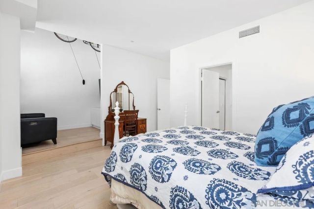 401 N Coast Hwy 210, Oceanside, CA 92054