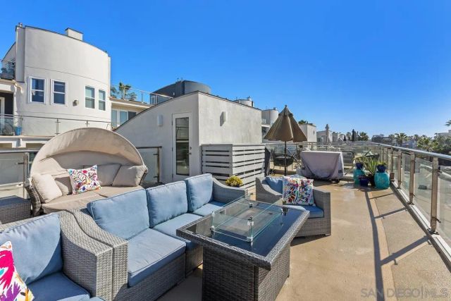 401 N Coast Hwy 210, Oceanside, CA 92054