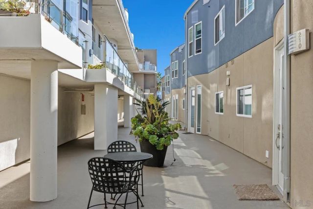 401 N Coast Hwy 210, Oceanside, CA 92054