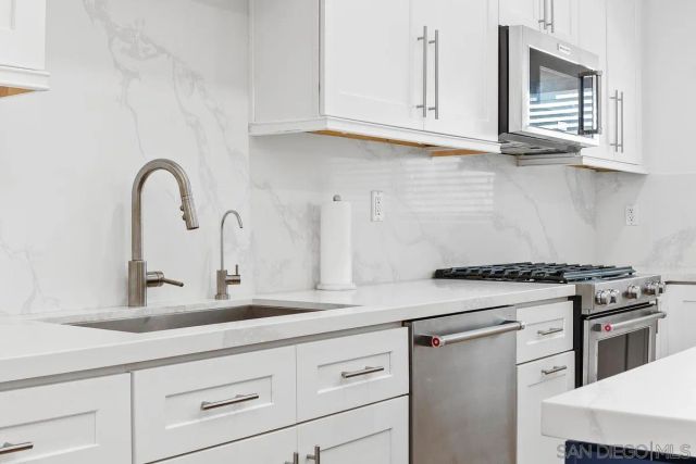 401 N Coast Hwy 210, Oceanside, CA 92054