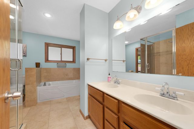 12769 Diamond Path, Apple Valley, MN 55124