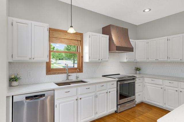 12769 Diamond Path, Apple Valley, MN 55124