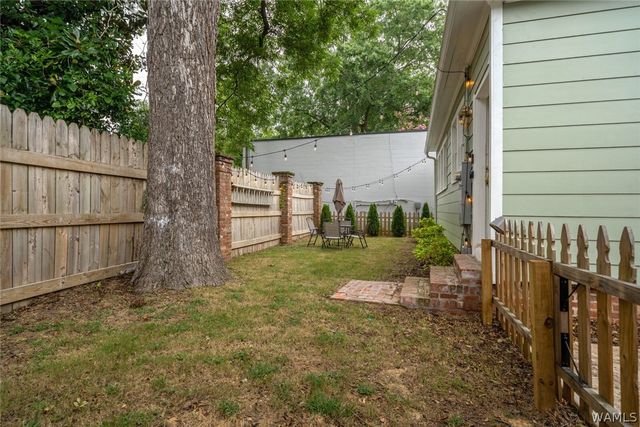 2010 Paul W Bryant Dr, Tuscaloosa, AL 35401