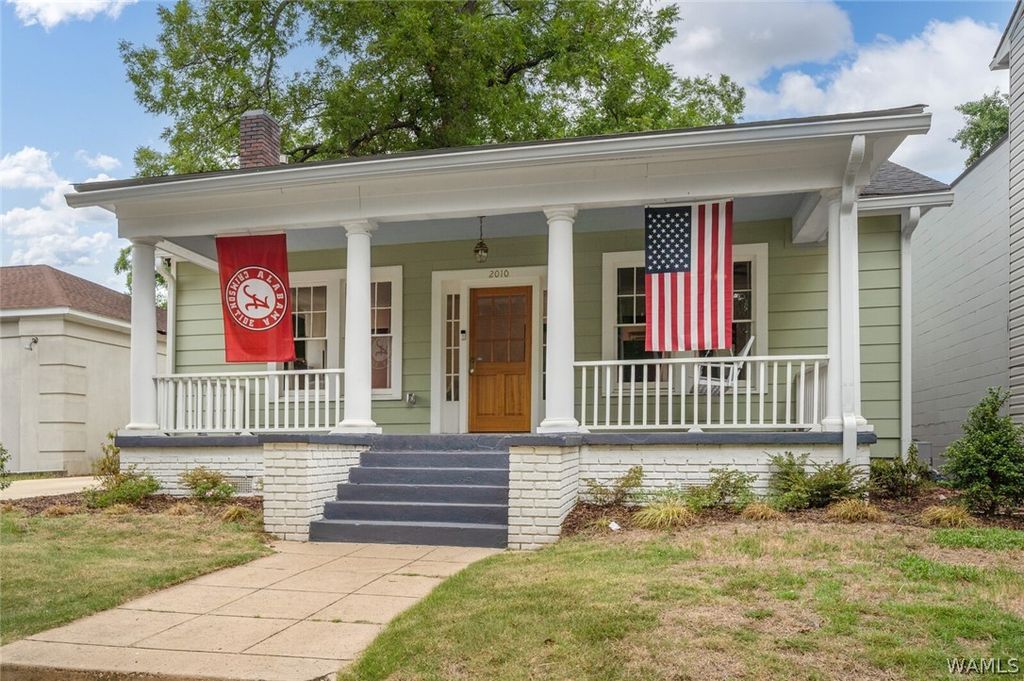 2010 Paul W Bryant Dr, Tuscaloosa, AL 35401