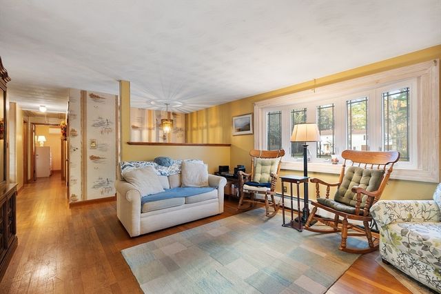 100 Fairwood Dr, Pembroke, MA 02359