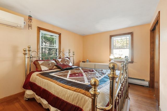 100 Fairwood Dr, Pembroke, MA 02359