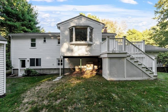 100 Fairwood Dr, Pembroke, MA 02359