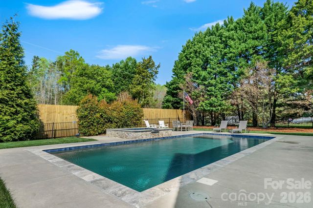 8721 Armstrong Park Drive, Charlotte, NC 28277