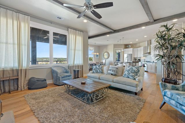 2208 Seabiscuit CV 133, Spicewood, TX 78669