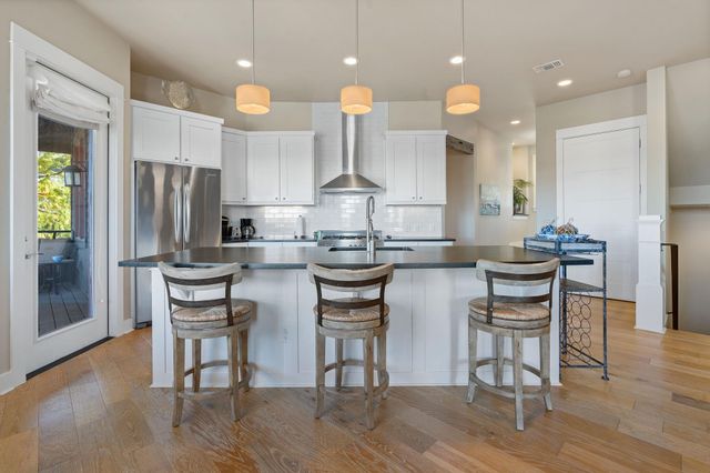 2208 Seabiscuit CV 133, Spicewood, TX 78669