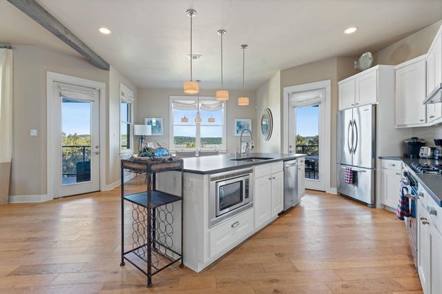 2208 Seabiscuit CV 133, Spicewood, TX 78669