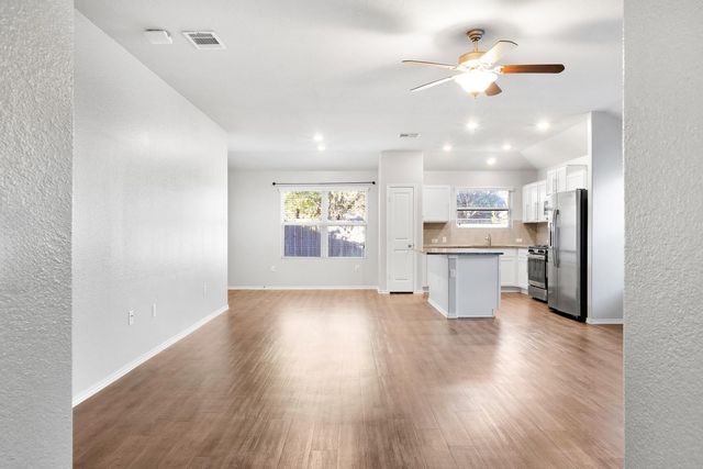 213 Andesite TRL, Buda, TX 78610