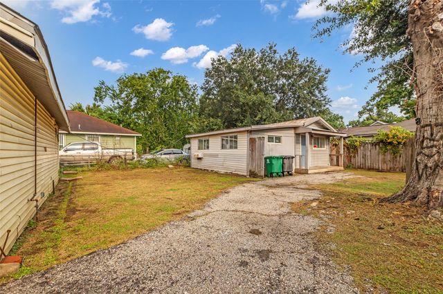 4015 Lila, North Houston, TX 77026