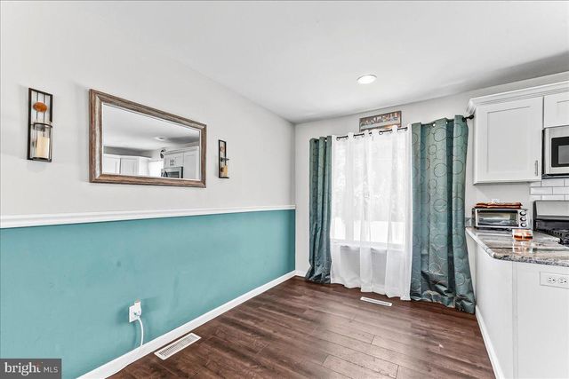 1109 BROOKWOOD LN, Secane, PA 19018
