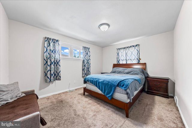 1109 BROOKWOOD LN, Secane, PA 19018