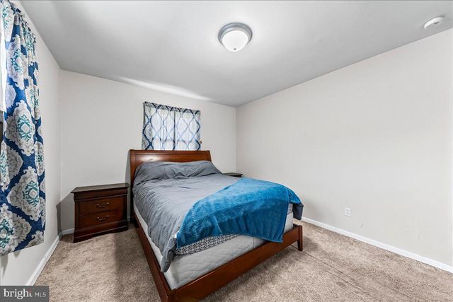 1109 BROOKWOOD LN, Secane, PA 19018