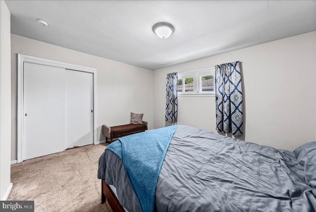 1109 BROOKWOOD LN, Secane, PA 19018