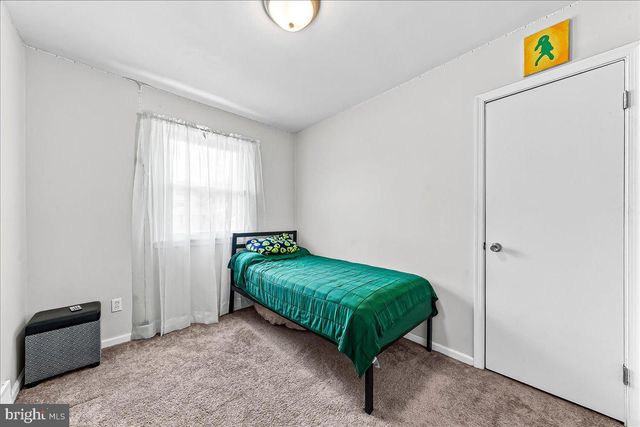 1109 BROOKWOOD LN, Secane, PA 19018