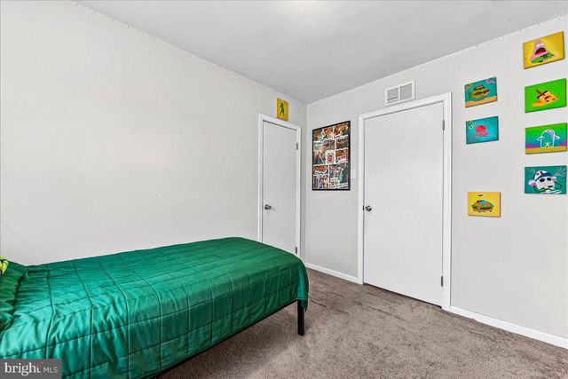 1109 BROOKWOOD LN, Secane, PA 19018