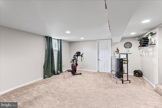 1109 BROOKWOOD LN, Secane, PA 19018
