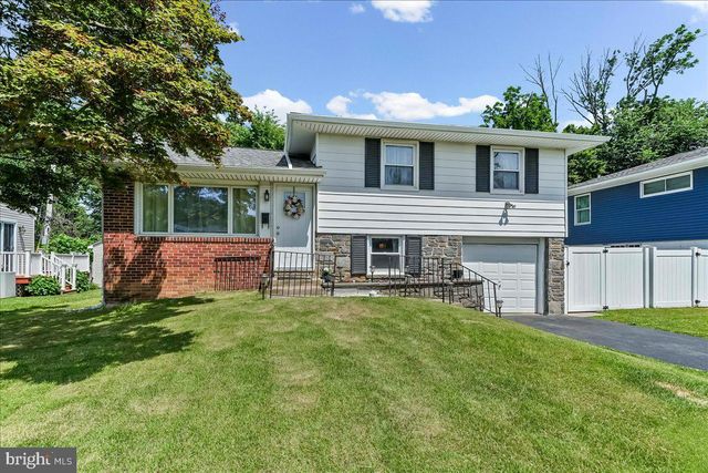 1109 BROOKWOOD LN, Secane, PA 19018