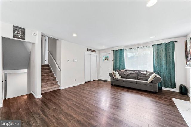 1109 BROOKWOOD LN, Secane, PA 19018