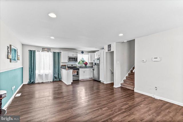 1109 BROOKWOOD LN, Secane, PA 19018