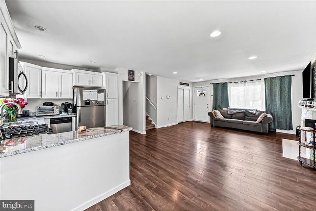 1109 BROOKWOOD LN, Secane, PA 19018