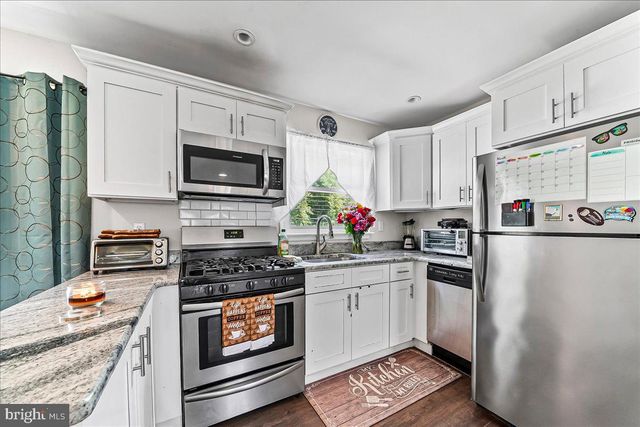 1109 BROOKWOOD LN, Secane, PA 19018
