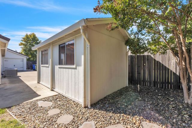 8981 Mandalay Ct, Elk Grove, CA 95624
