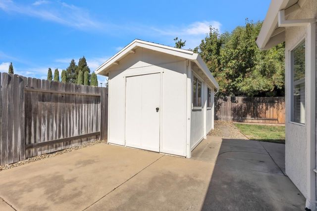 8981 Mandalay Ct, Elk Grove, CA 95624