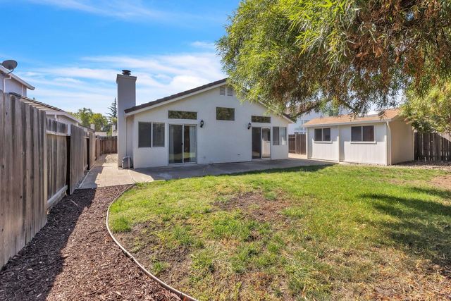 8981 Mandalay Ct, Elk Grove, CA 95624